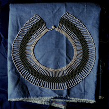 Load image into Gallery viewer, Collier Tapistelar in Silver and Verdant Crystal