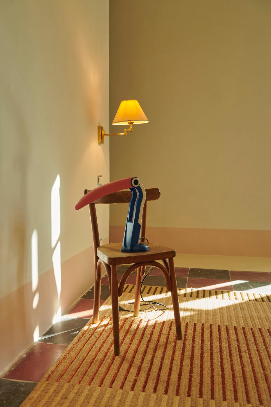 Toucan Lamp 80s Blue Pink