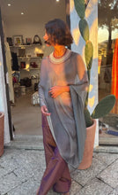 Load and play video in Gallery viewer, Collier Tapistelar in Silver and Burgundy Crystal
